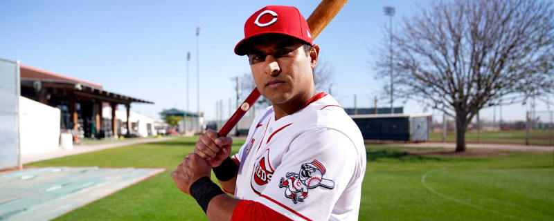 Reds activate Donovan Solano from IL