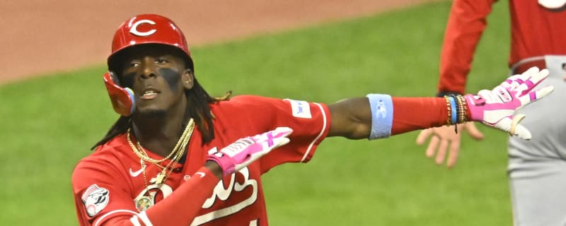 Elly De La Cruz pokes Shohei Ohtani during Cincinnati-Angels game