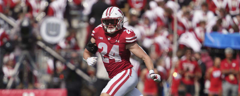 Wisconsin Football Captain Hunter Wohler Bids Farewell to Badgers Fans