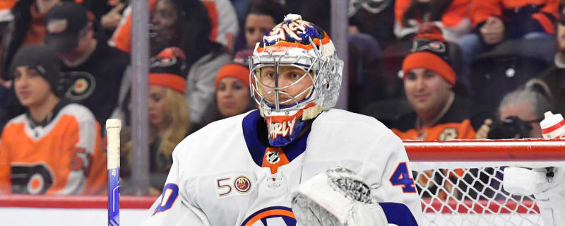 Semyon Varlamov, Islanders blank Blackhawks