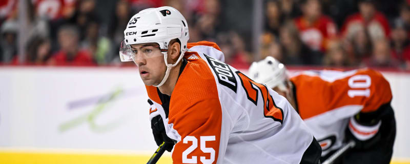 Flyers sign key forward to two-year extension