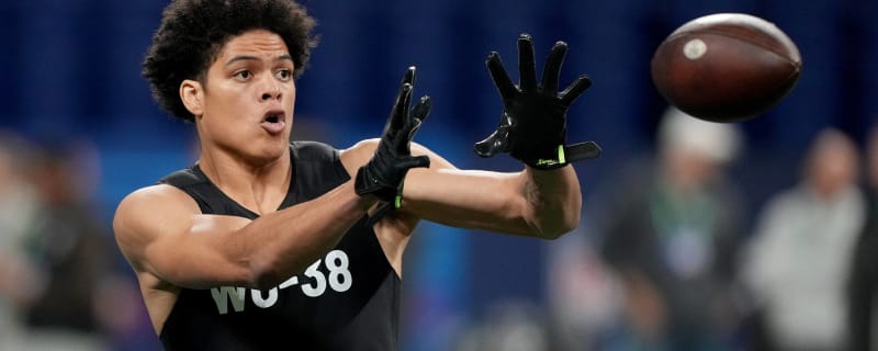 &#39;Unusual&#39; Rookie Catches the Eagles&#39; Eye