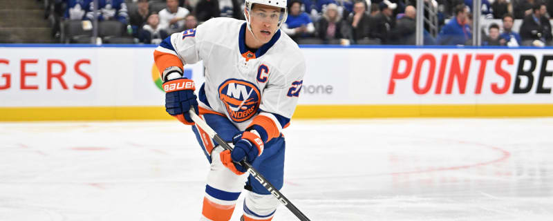 Islanders Fans Slam Anders Lee’s ‘Loser Quote’ After Brutal Game