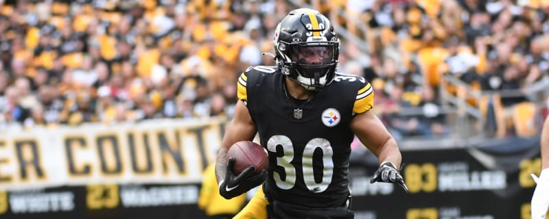 Jaylen Warren Says Steelers QB Room Leadership is Night and Day From Last Year
