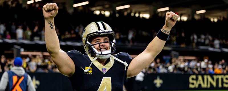 Saints GM explains decision to stick with Derek Carr