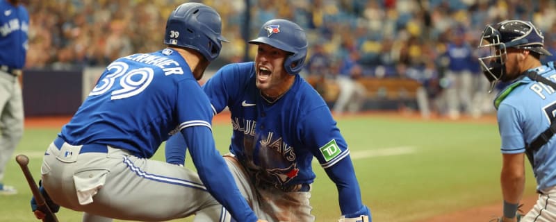 Blue Jays CF Springer carted off field after scary collision