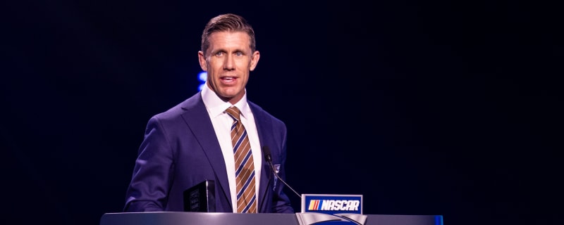 Carl Edwards emphasizes gratitude during NASCAR Hall of Fame speech