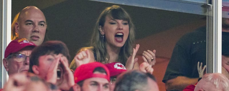 20 cozy songs that’ll get you in the fall mood