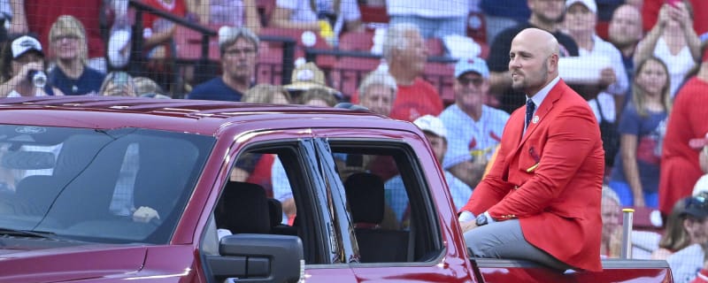 Matt Holliday resigns as Cardinals bench coach after 2 months