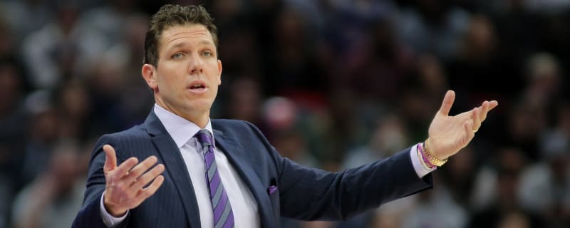 New Kings GM commits to Luke Walton as coach