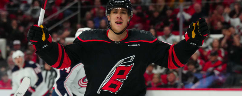 Report: Blackhawks sign Teuvo Teravainen to three-year, $5.4 million AAV