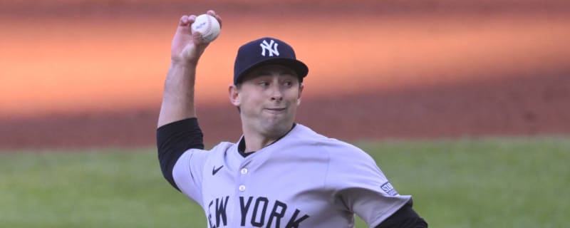 Look of the Day for 6/7: Back Yanks as home 'dogs