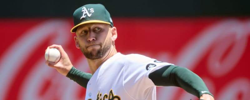 Blue Jays Sign Free Agent Right-Hander to Minor League Deal