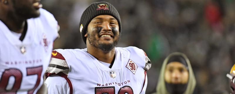 Commanders get back DE from suspension