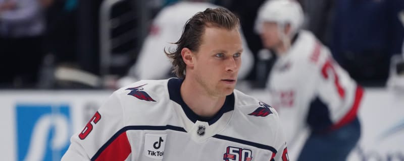 Capitals sign defenseman to market-setter extension