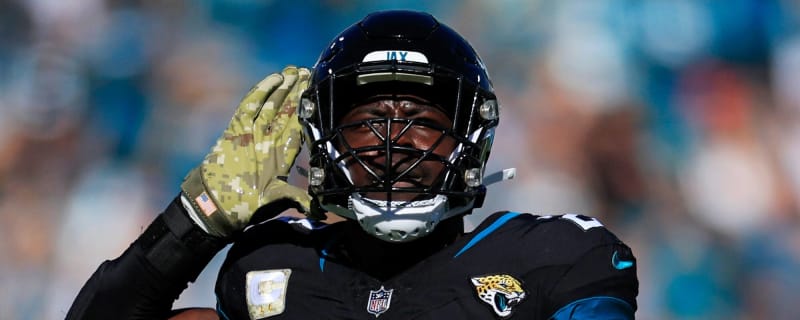 Jaguars bring back league's leading tackler on contract extension