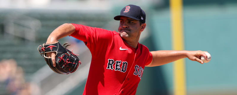 Veteran pitcher announces retirement