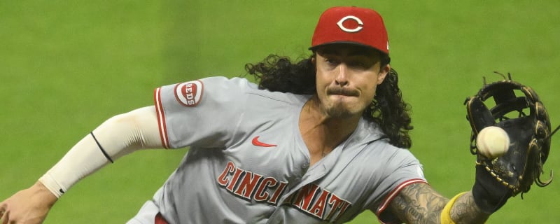 Royals land former Rookie of the Year in trade with Reds