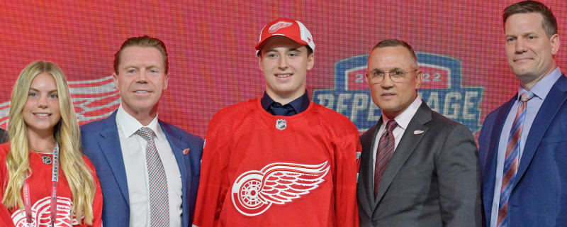 Red Wings First Rounder Rises Up For Griffins in Game 1