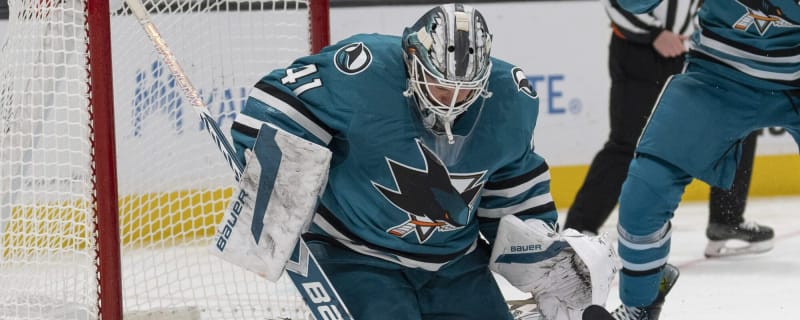 Report: Sharks sitting Vitek Vanecek against Sabres for trade purposes