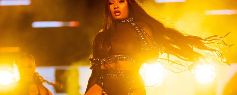 Predicting the 2020 American Music Awards winners