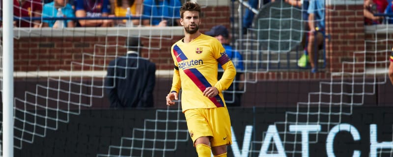 Gerard Pique impatiently urges Manchester United to make decision on Erik ten Hag