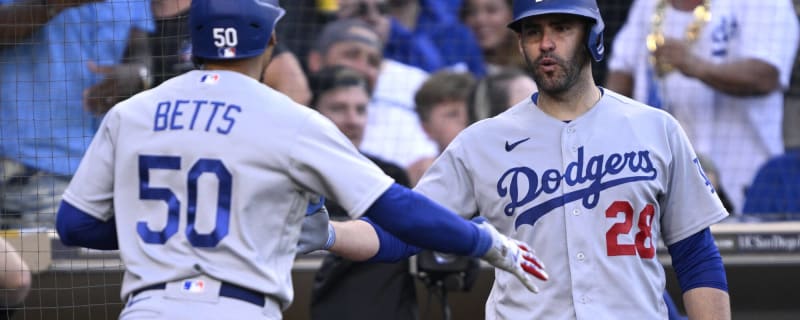 Dodgers: JD Martinez to injured list, Michael Busch promoted