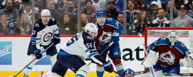 Avalanche Bury Jets 6-2 in Game 3, Snatch 2-1 Series Lead