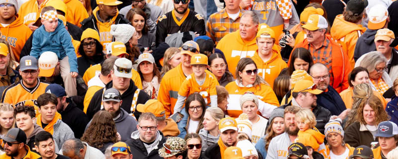 Tennessee Vols fans go viral for an unexpected moment in Neyland Stadium