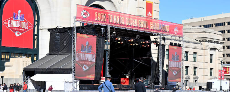 &#39;Is This Who We Are?&#39; Ex-Ravens DE On Chiefs Super Bowl Parade Shooting