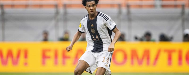 Chelsea have held talks over wonderkid transfer, he wants move to England