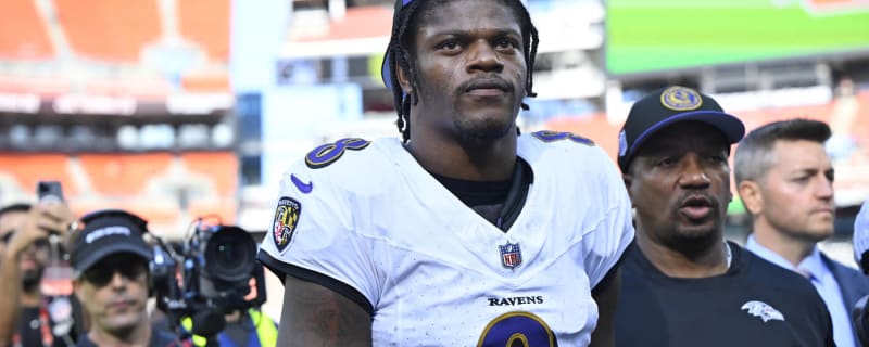 Lamar Jackson: Breaking News, Rumors & Highlights