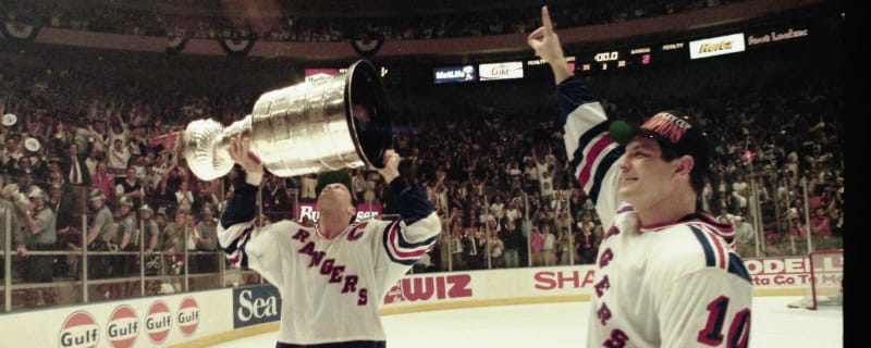 Throwback Thursday: Why Mark Messier is a public enemy in Vancouver