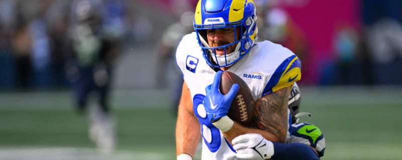 INGLEWOOD, CA - SEPTEMBER 18: Los Angeles Rams tight end Tyler Higbee (89)  follows his blocking during an NFL game between the Atlanta Falcons and the Los  Angeles Rams on September 18