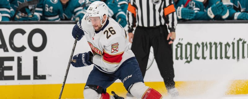 Florida Panthers sign Uvis Balinskis to two-year contract extension