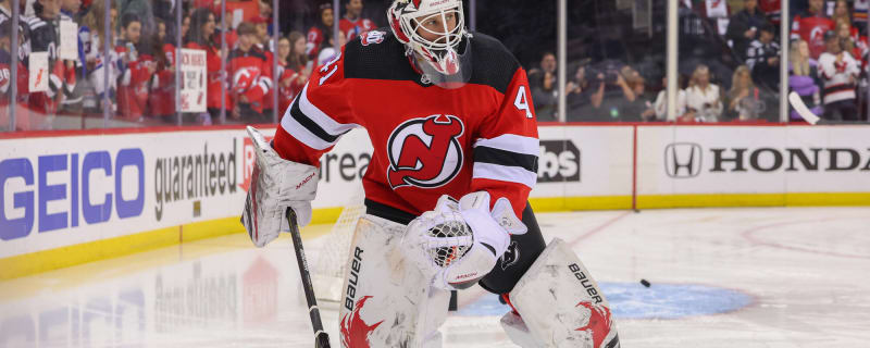 New Jersey Devils goalie Vitek Vanecek signs 3-year, $10.2M extension