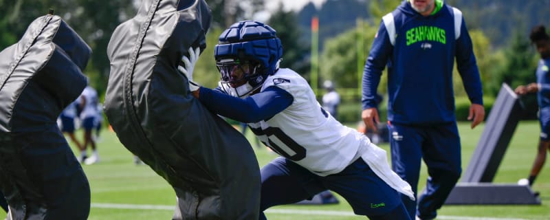 Bucs Sign Inside Linebacker Amidst Devin White Saga