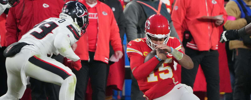 Former Tennessee Vols LB Henry To'o To'o involved in controversial play in playoff game against Chiefs