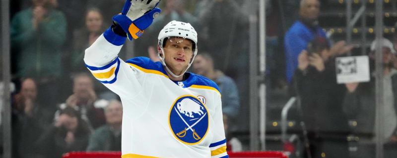 Erik johnson jersey hotsell