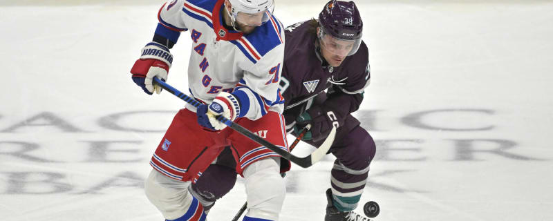 3 reasons why the Rangers need to trade Barclay Goodrow at the deadline