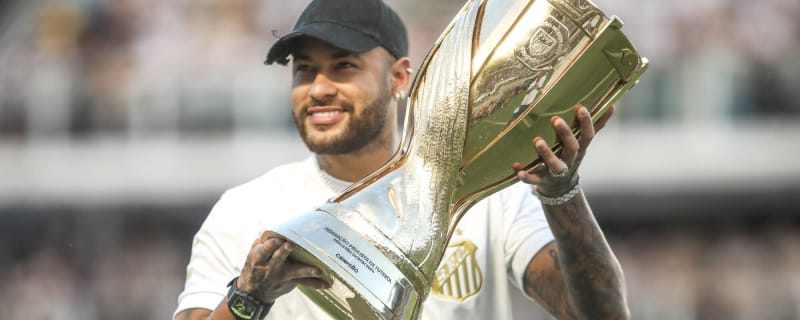Neymar Jr. breaks silence on his rumored return to Santos amid injury concerns