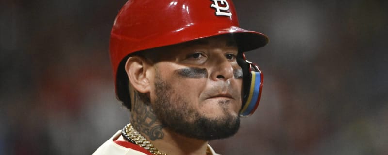 Cardinals' Yadier Molina Passes Mike Piazza for 6th-Most Hits by