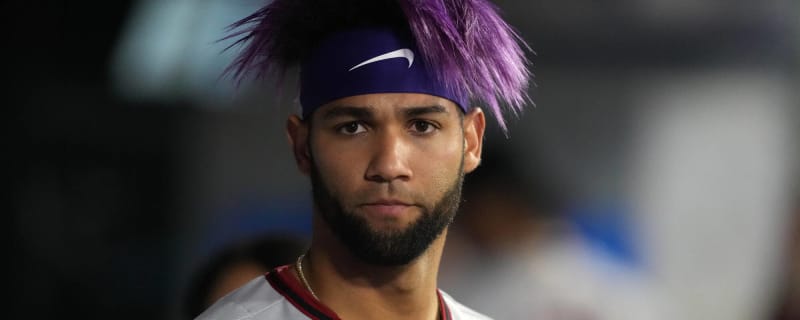 Watch: Lourdes Gurriel goes viral for swim move to avoid tag