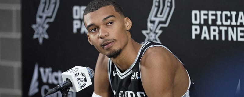Former Nebraska F Isaiah Roby scores season-high 14 points for Spurs