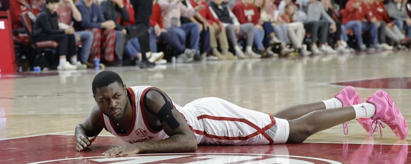 Oklahoma Basketball Player Loses Teeth After Diving For Loose Ball