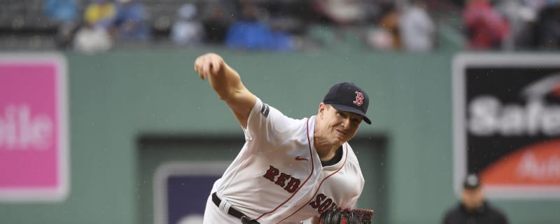 Red Sox RHP Tanner Houck exits after comebacker hits head