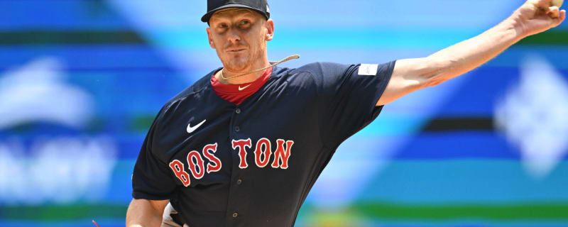 Red Sox Notes: Chris Sale moved to the 60-day IL, Alex Cora dismisses  rumor, Enmanuel Valdez to focus on his defense