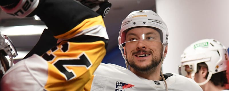 Sharks acquire Vincent Desharnais from Penguins