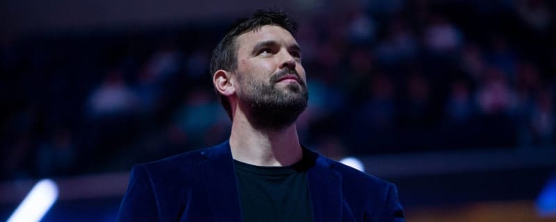 Marc Gasol’s Emotional Reaction Over Memphis Grizzlies Jersey Retirement