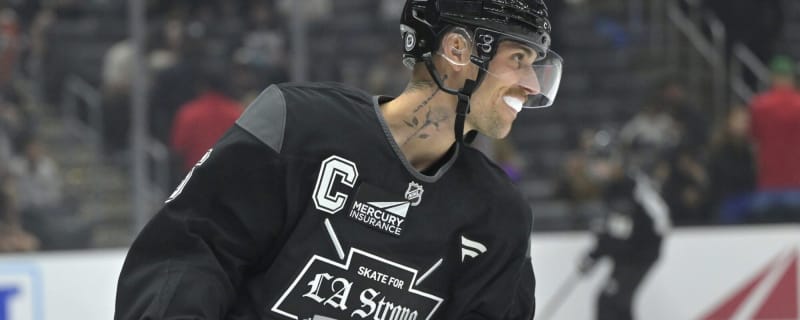 Justin Bieber, Jeremy Roenick get into 'fight' during charity game hosted by Kings